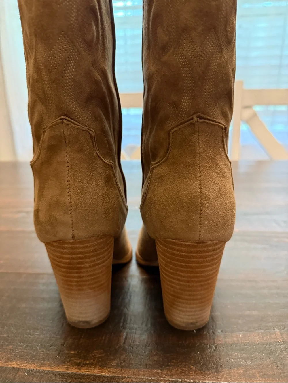 Steve Madden Lasso Chestnut Suede Boots